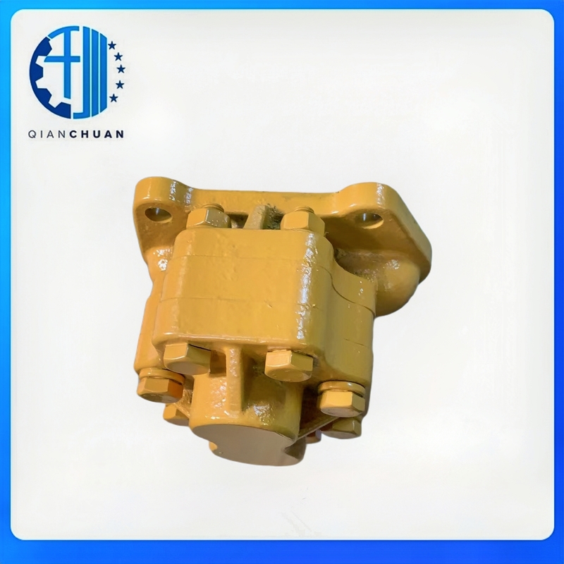 Clutch Pump 07421-71401 For Komatsu Bulldozer D20A D20P D20Q D20S